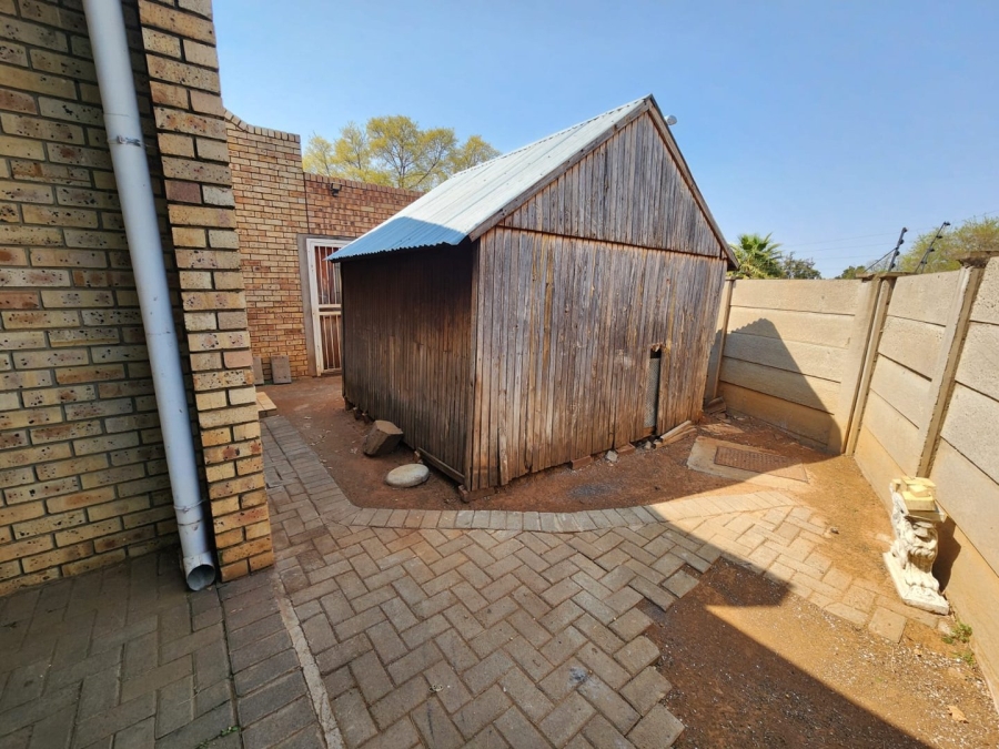 3 Bedroom Property for Sale in Uitsig Free State